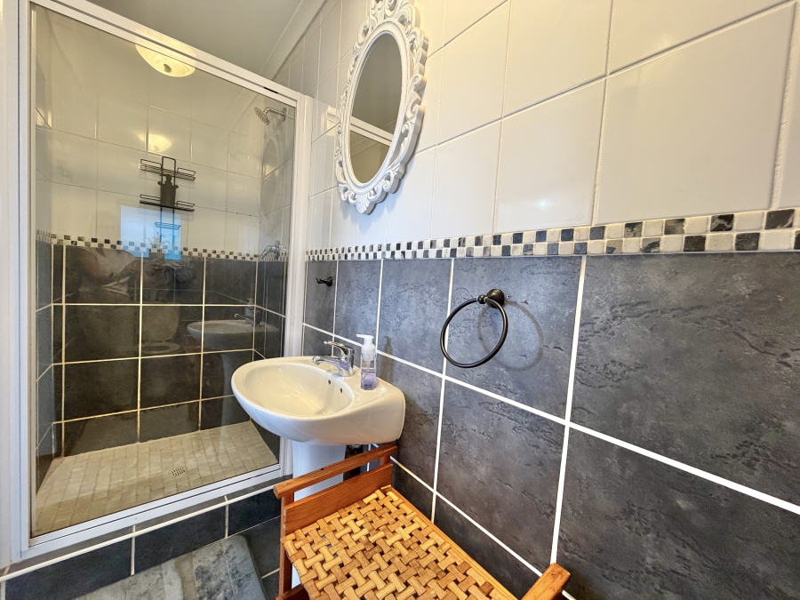 2 Bedroom Property for Sale in Wavecrest Eastern Cape